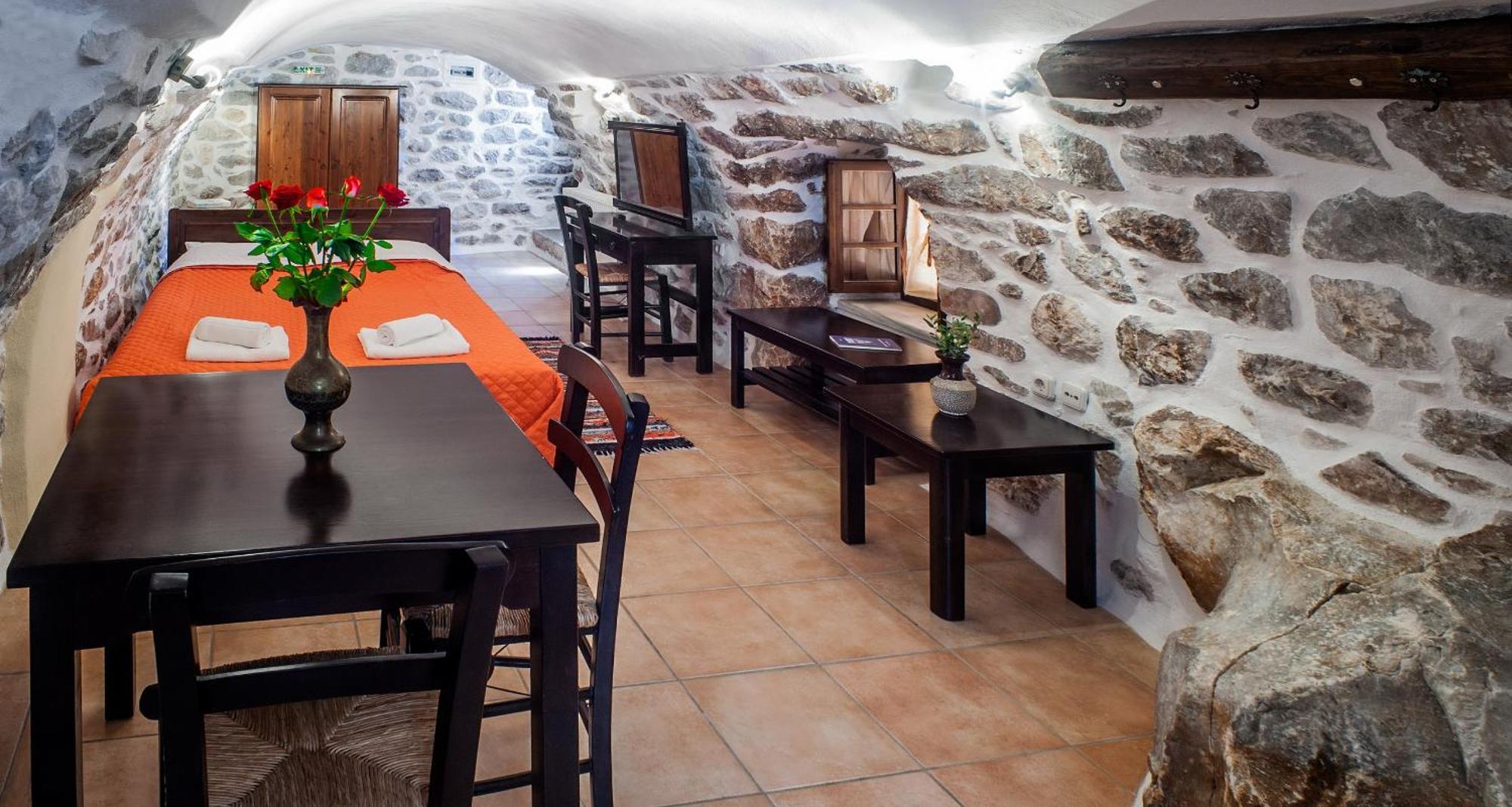 Guesthouse Toxotis Pyrgos Dirou Экстерьер фото