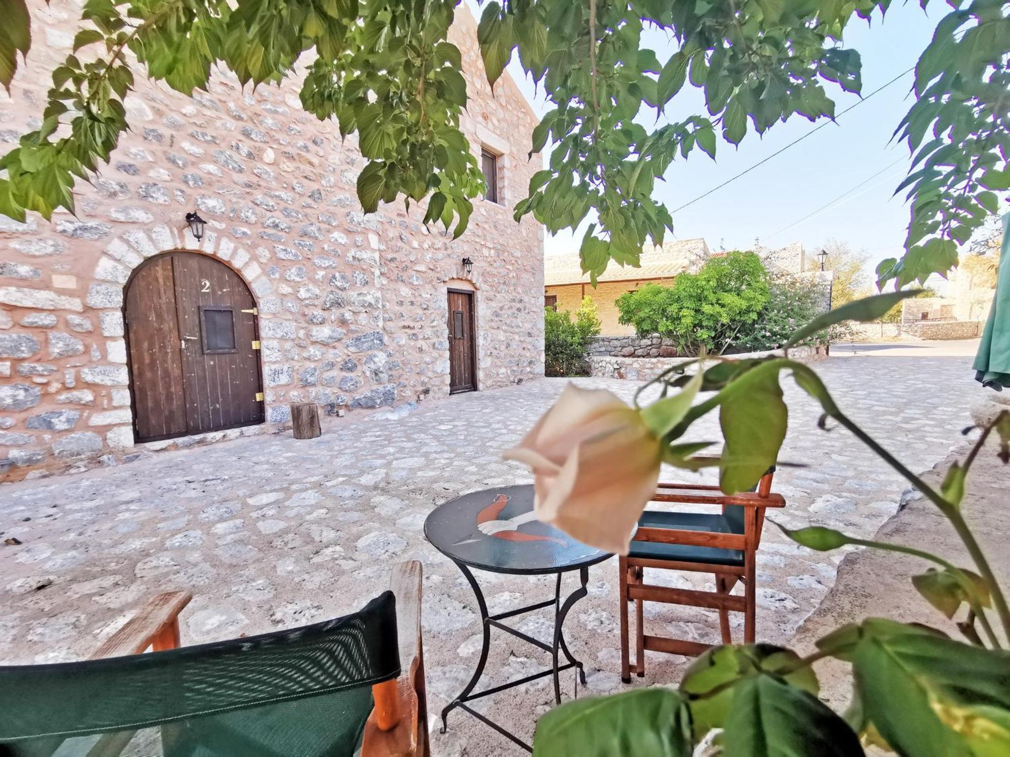Guesthouse Toxotis Pyrgos Dirou Экстерьер фото